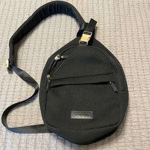 Sarah Wells Allie Sling Bag x Medela Collaboration